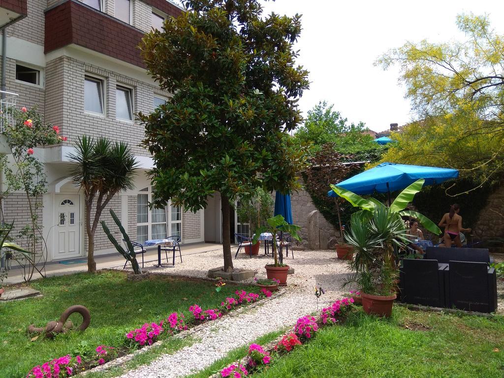 Apartments Laros Herceg Novi Exterior photo